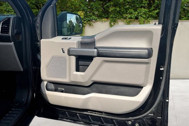 Used 2017 Ford F150 XLT AWD/4WD image 25