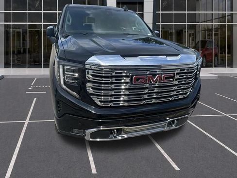 Used 2023 GMC Sierra 1500 Denali w/ Technology Package AWD/4WD image 7