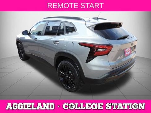 Used 2024 Chevrolet Trax ACTIV w/ Sunroof Package FWD image 6