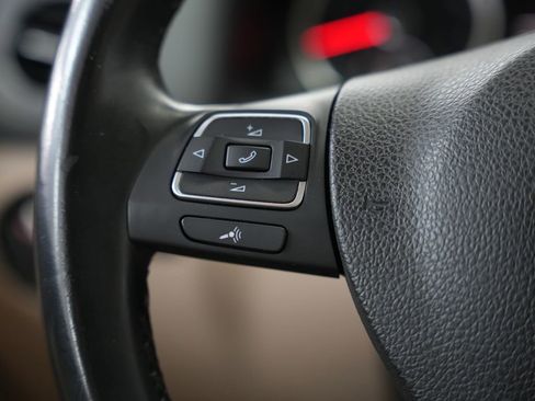 Used 2015 Volkswagen Tiguan SEL image 12