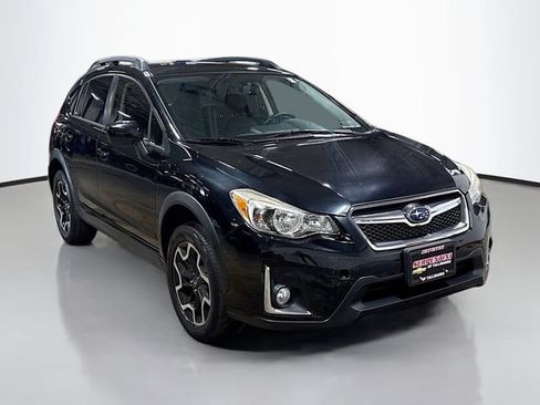 Used 2016 Subaru Crosstrek 2.0i Premium AWD/4WD image 3