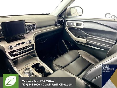 Used 2024 Ford Explorer XLT w/ Equipment Group 202A AWD/4WD image 27