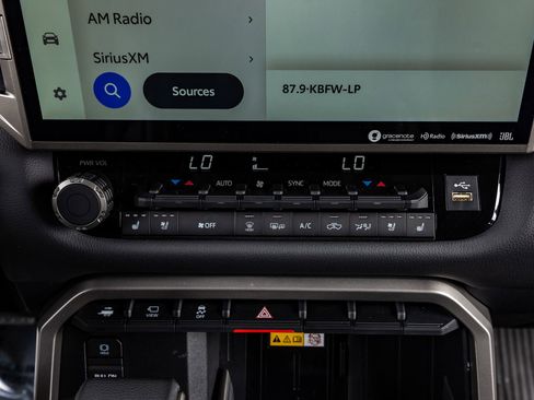 Used 2024 Toyota Tundra Limited image 26