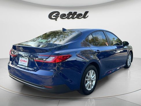 Used 2025 Toyota Camry LE FWD image 5