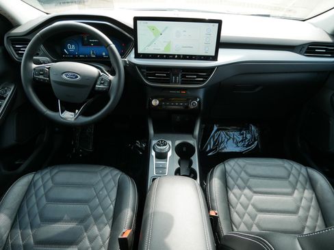 Used 2023 Ford Escape Platinum w/ Premium Technology Package AWD/4WD image 10