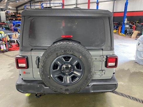 Used 2018 Jeep Wrangler Unlimited Sport AWD/4WD image 7