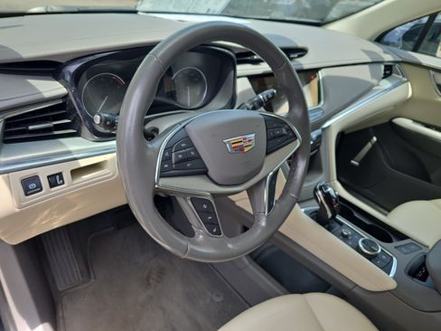 Used 2022 Cadillac XT5 Premium Luxury FWD image 16