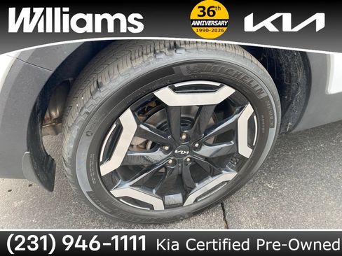 Used 2023 Kia Telluride EX w/ EX Captain's Chair Package AWD/4WD image 12