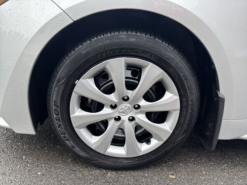 Used 2025 Toyota Corolla LE image 11