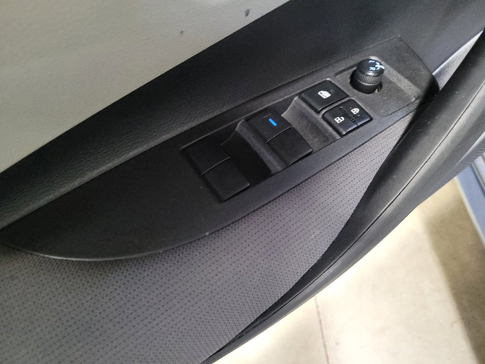 Used 2022 Toyota Corolla L FWD image 27