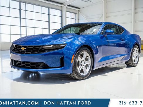 Used 2019 Chevrolet Camaro LT RWD image 1
