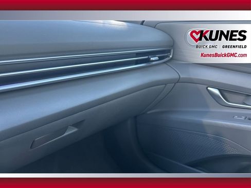 Used 2024 Hyundai Elantra SEL image 26