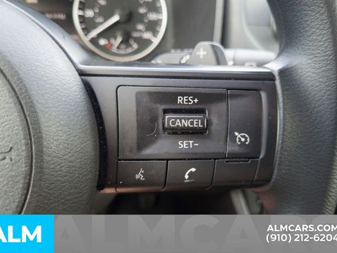 Used 2024 Nissan Rogue S image 12