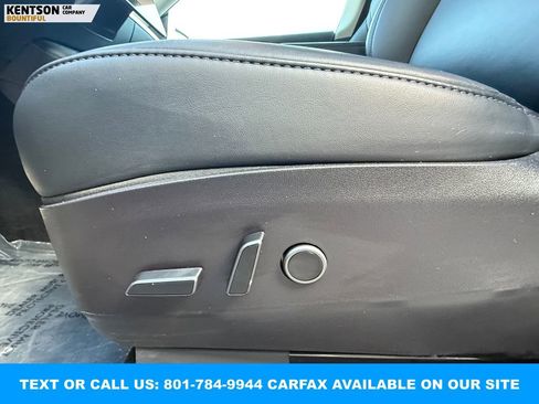 Used 2022 Tesla Model Y Performance AWD/4WD image 30