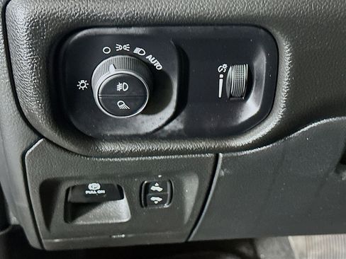 Used 2023 RAM 1500 Big Horn AWD/4WD image 16