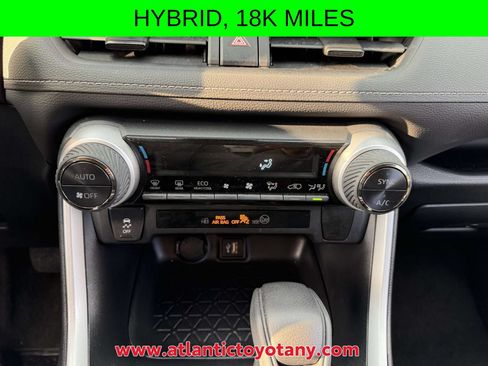 Certified 2025 Toyota RAV4 LE AWD/4WD image 28