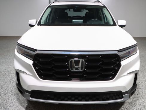 Used 2024 Honda Pilot Elite image 4