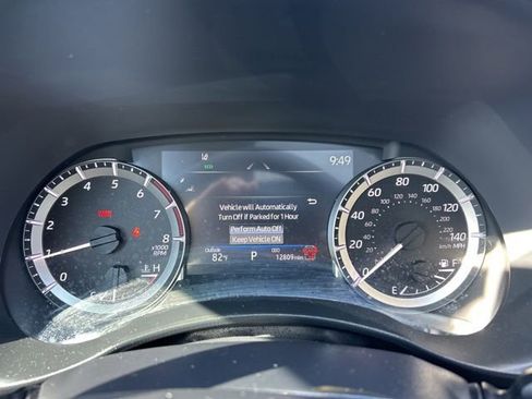 Used 2024 Toyota Highlander XLE FWD image 16