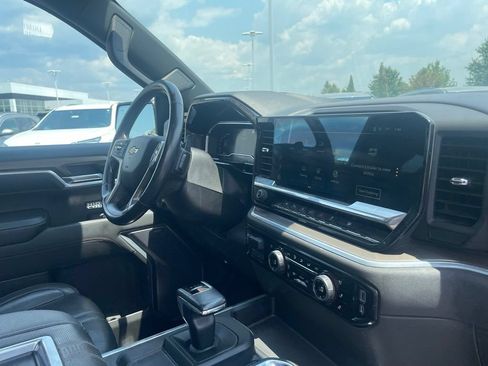 Used 2022 Chevrolet Silverado 1500 High Country w/ High Country Premium Package AWD/4WD image 30