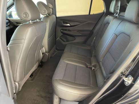 Used 2025 Buick Envista Preferred image 21