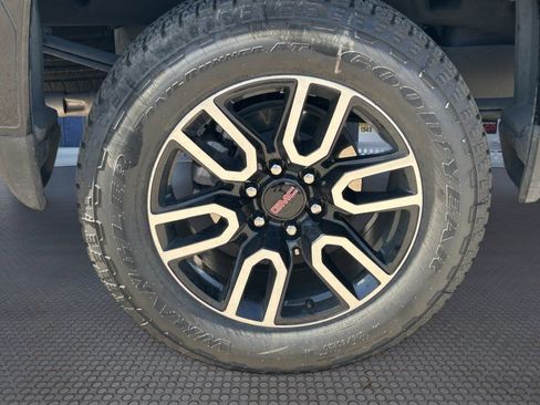 Certified 2025 GMC Sierra 1500 AT4 w/ AT4 Premium Package AWD/4WD image 10