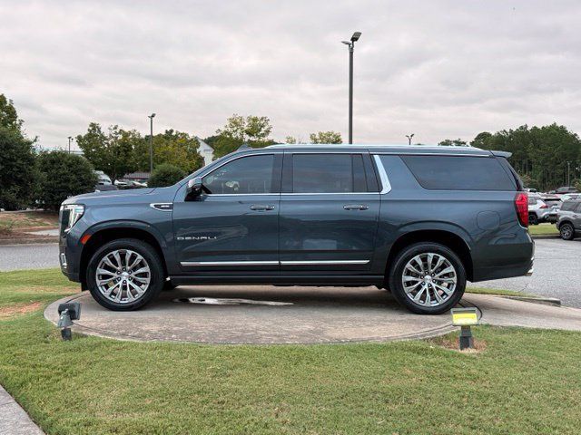 Used 2021 GMC Yukon XL Denali w/ Denali Premium Package AWD/4WD image 4