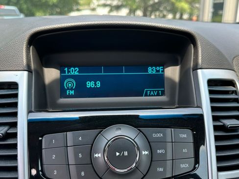 Used 2015 Chevrolet Cruze LT FWD image 22