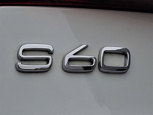 Used 2020 Volvo S60 T6 Momentum image 28