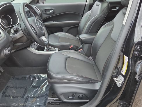 Used 2020 Jeep Compass Latitude FWD image 9