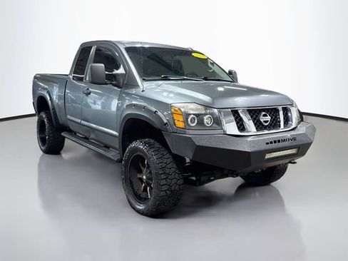 Used 2014 Nissan Titan SV w/ SV Value Truck Package AWD/4WD image 3