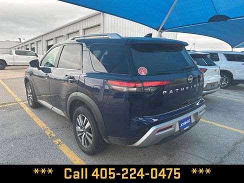 Used 2025 Nissan Pathfinder SL AWD/4WD image 30