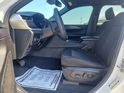 Certified 2024 Jeep Grand Cherokee Laredo X AWD/4WD image 18