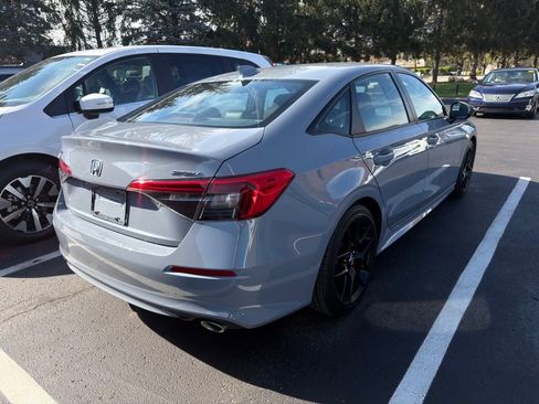 Used 2024 Honda Civic Sport image 3