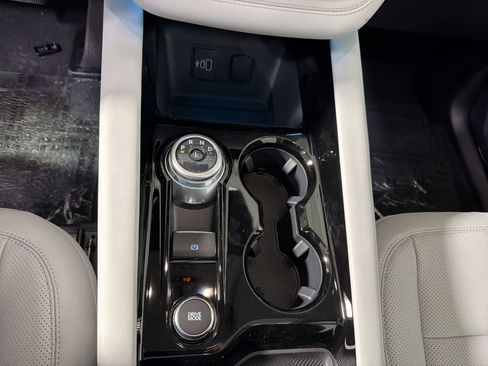 New 2026 Ford Explorer Platinum image 21