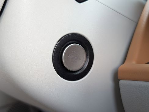 Used 2025 Volkswagen ID. Buzz Pro S Plus RWD image 36