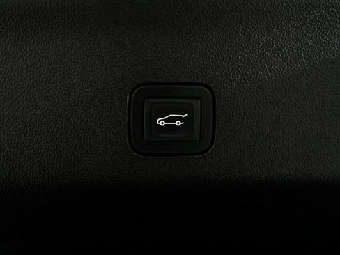 Used 2023 GMC Yukon XL Denali image 46