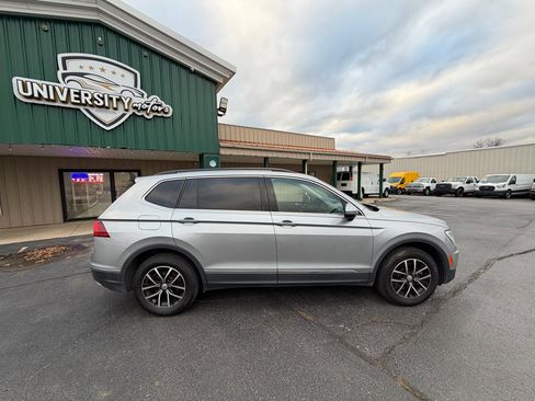 Used 2021 Volkswagen Tiguan SE image 2