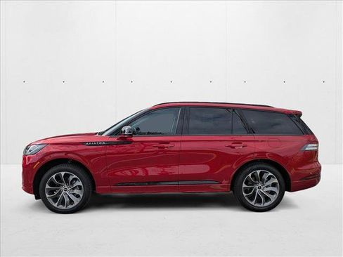 New 2025 Lincoln Aviator AWD w/ Jet Appearance Package image 5