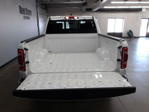 Used 2024 RAM 1500 Laramie AWD/4WD image 19