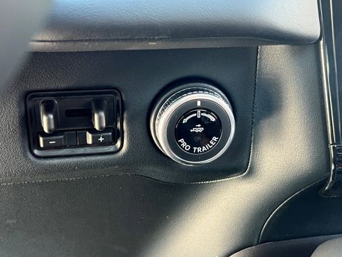 New 2025 Lincoln Navigator Black Label image 23