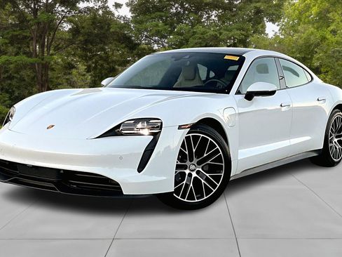 Used 2022 Porsche Taycan image 3