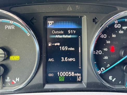 Used 2018 Toyota RAV4 LE AWD/4WD image 18