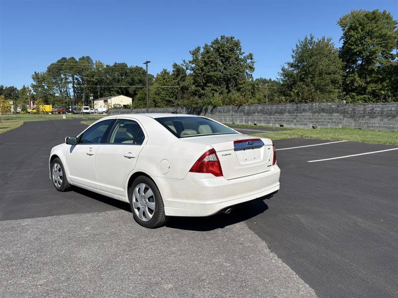 Used 2012 Ford Fusion SEL FWD image 3