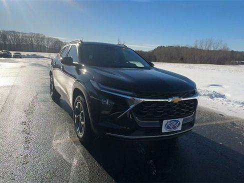 New 2026 Chevrolet Trax LT image 5