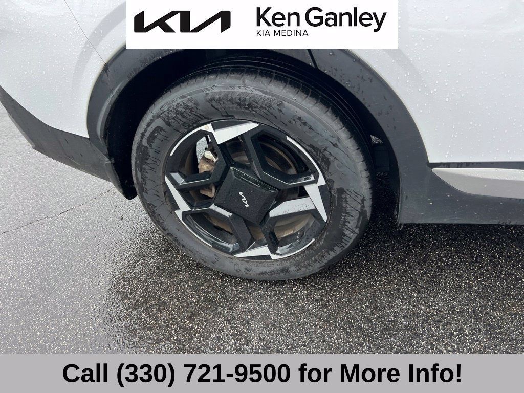 Certified 2026 Kia Sportage EX FWD image 21