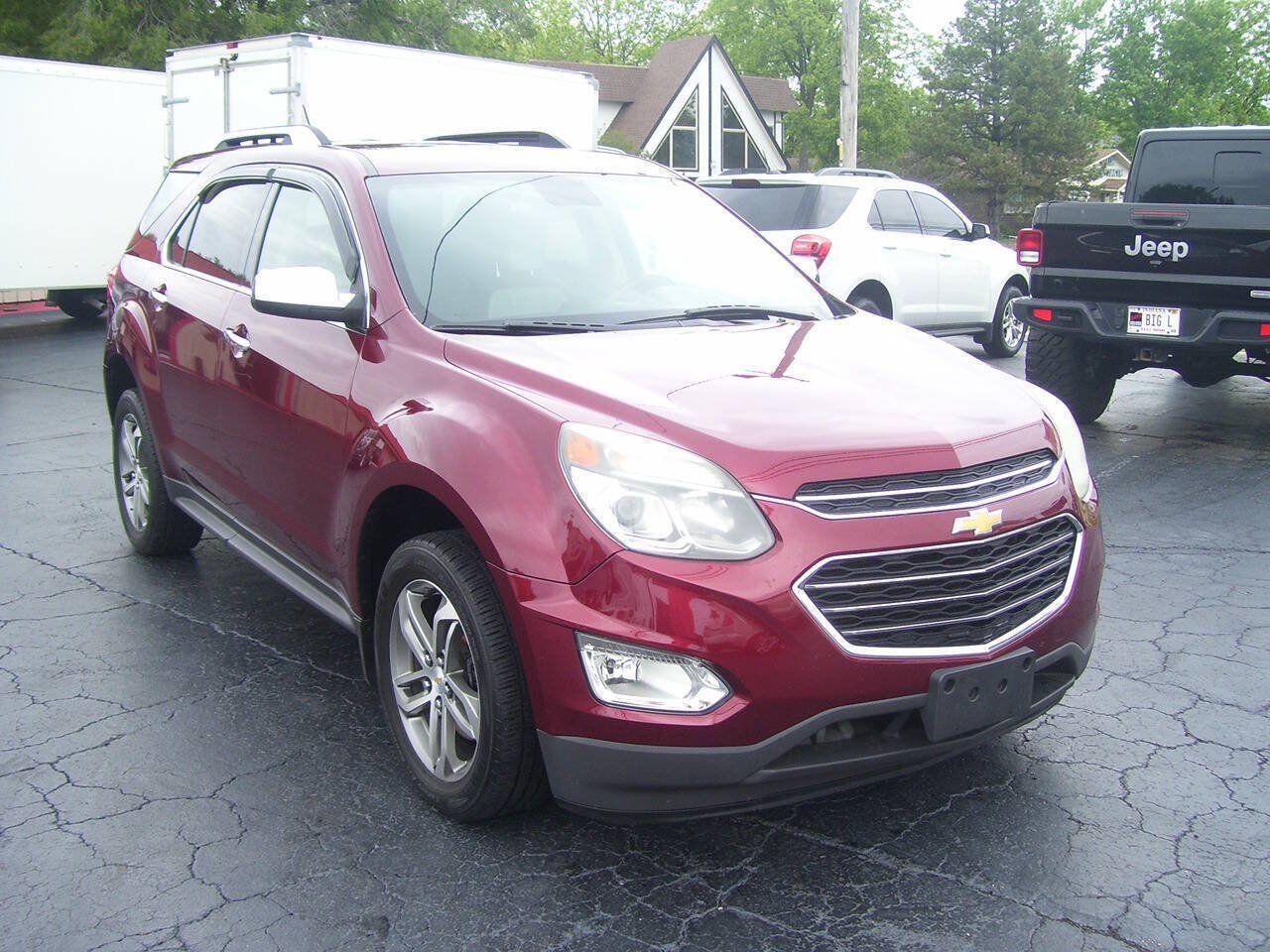 Used 2017 Chevrolet Equinox Premier w/ Enhanced Convenience Package FWD image 4