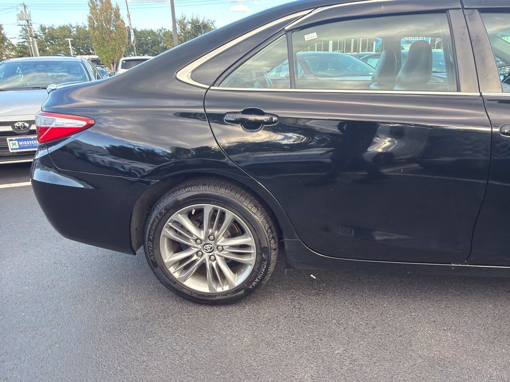 Used 2016 Toyota Camry SE FWD image 4