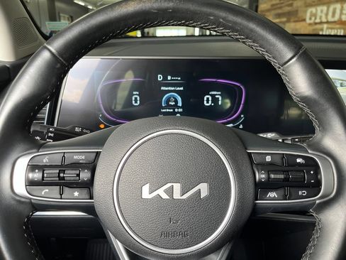 Used 2025 Kia Sportage EX FWD image 24