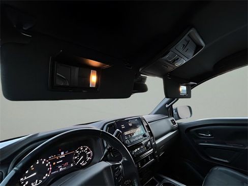 Used 2021 Nissan Titan PRO-4X image 26