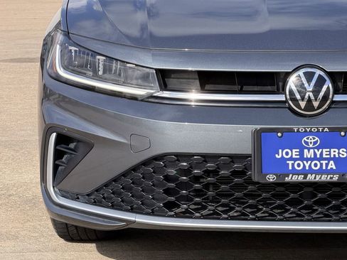 Used 2025 Volkswagen Jetta SE image 5